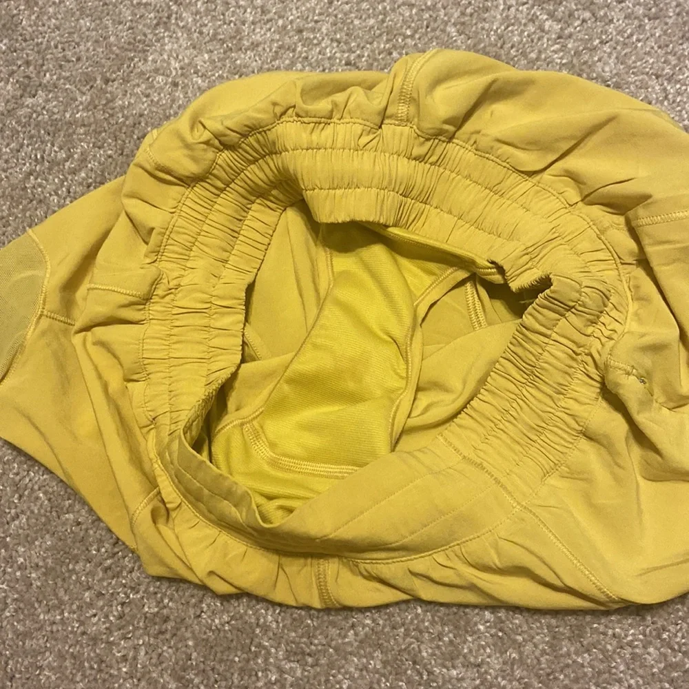 Lululemon hotty hot shorts - Picture 3 of 5